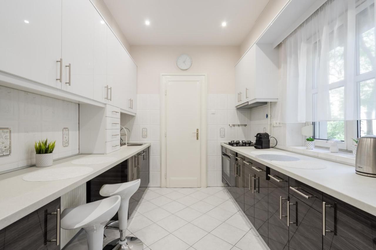 בודפשט Bpr Ethereal Panoramic Suite With A/C & Balcony מראה חיצוני תמונה