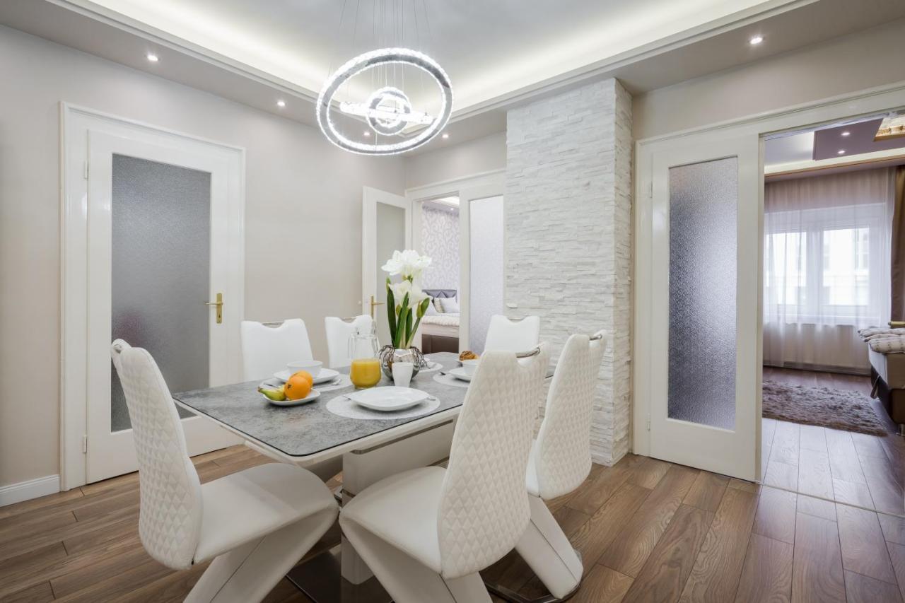 בודפשט Bpr Ethereal Panoramic Suite With A/C & Balcony מראה חיצוני תמונה