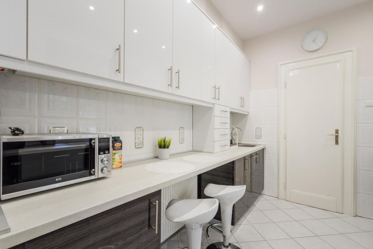 בודפשט Bpr Ethereal Panoramic Suite With A/C & Balcony מראה חיצוני תמונה