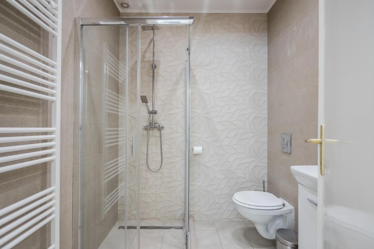 בודפשט Bpr Ethereal Panoramic Suite With A/C & Balcony מראה חיצוני תמונה